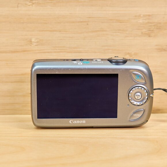 Canon PowerShot SD960IS 12.1 MP Digital Camera, 4X Optical Zoom, Made in Japan - Picture 7 of 9